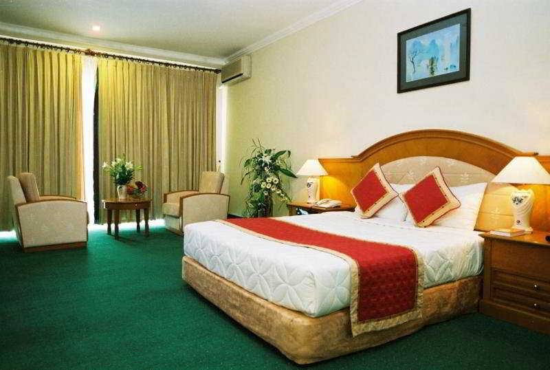 Sai Gon Ha Long Hotel Exterior photo